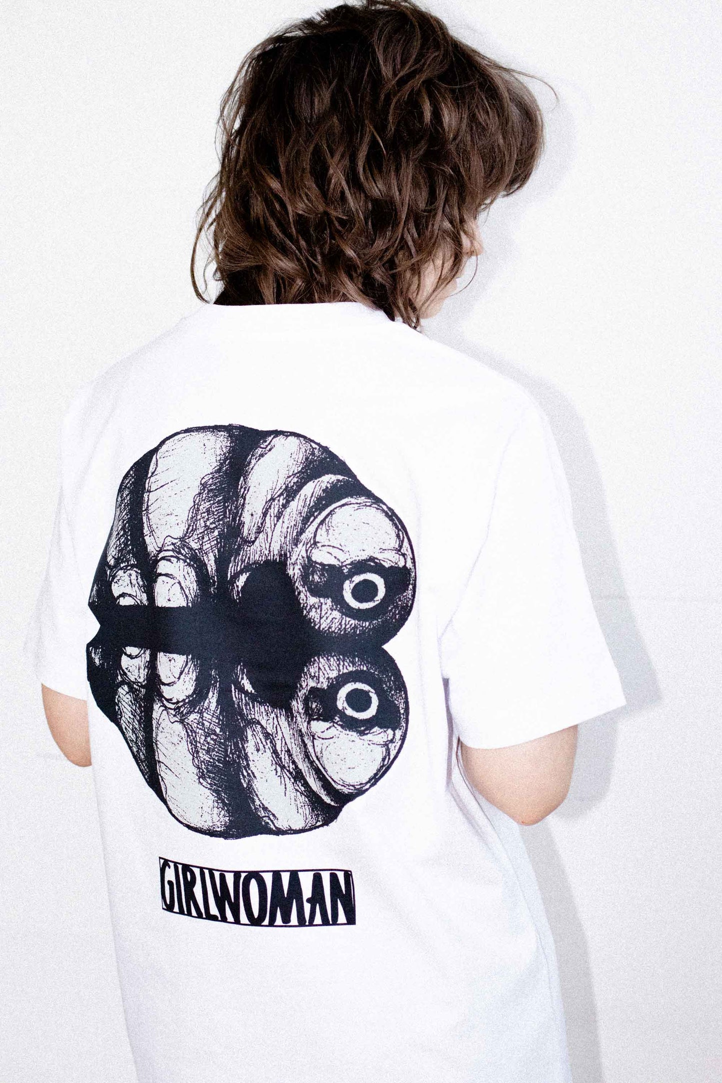 "Bärtierchen" T-Shirt Girlwoman Merchandise. Oversized Fit. Schwere Stoffqualität 100% Cotton.
