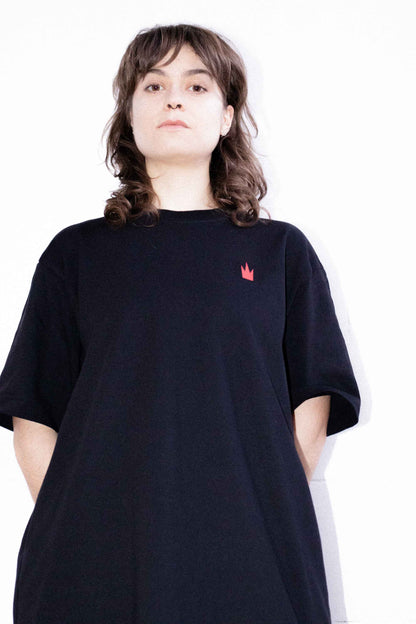 "Rote Riesen schlafen nicht" T-Shirt Girlwoman Merchandise. Oversized Fit. Schwere Stoffqualität 100% Cotton.